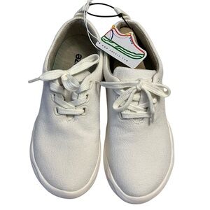 Andoze Brand White Sneakers. NWT. Vegan. Sustainable. Lightweight. Supportive.